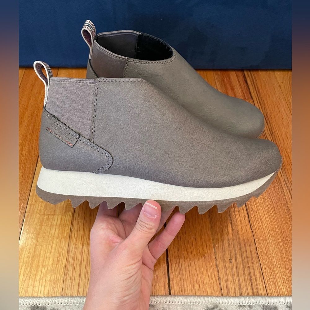 Merrell Alpine Chelsea Boots size 7.5 new